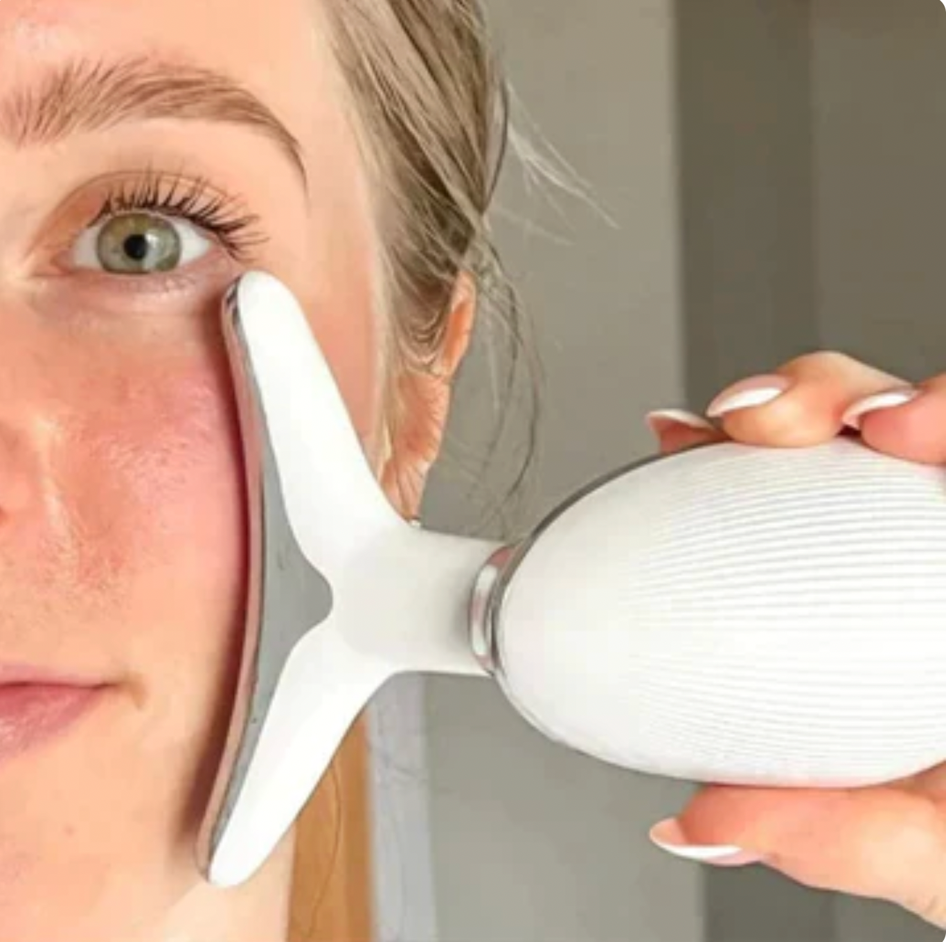 Masajeador Facial LED 3 en 1 - TRANSFORMA EL CUIDADO DE TU PIEL 😱50% DE DESCUENTO😱